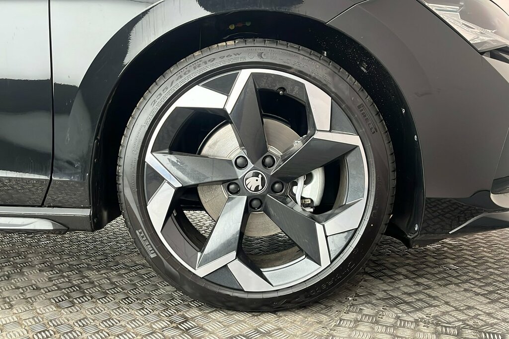 Skoda Superb Hatch Sportline 1.5 Tsi E-tec 150 Ps Dsg Black #5