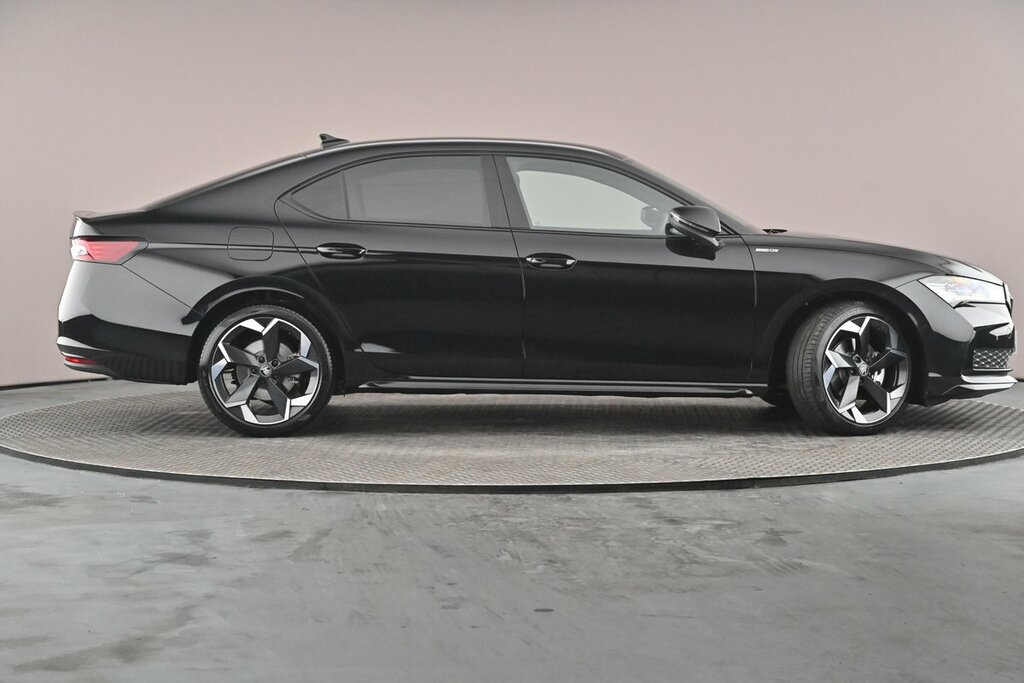 Skoda Superb Hatch Sportline 1.5 Tsi E-tec 150 Ps Dsg Black #4