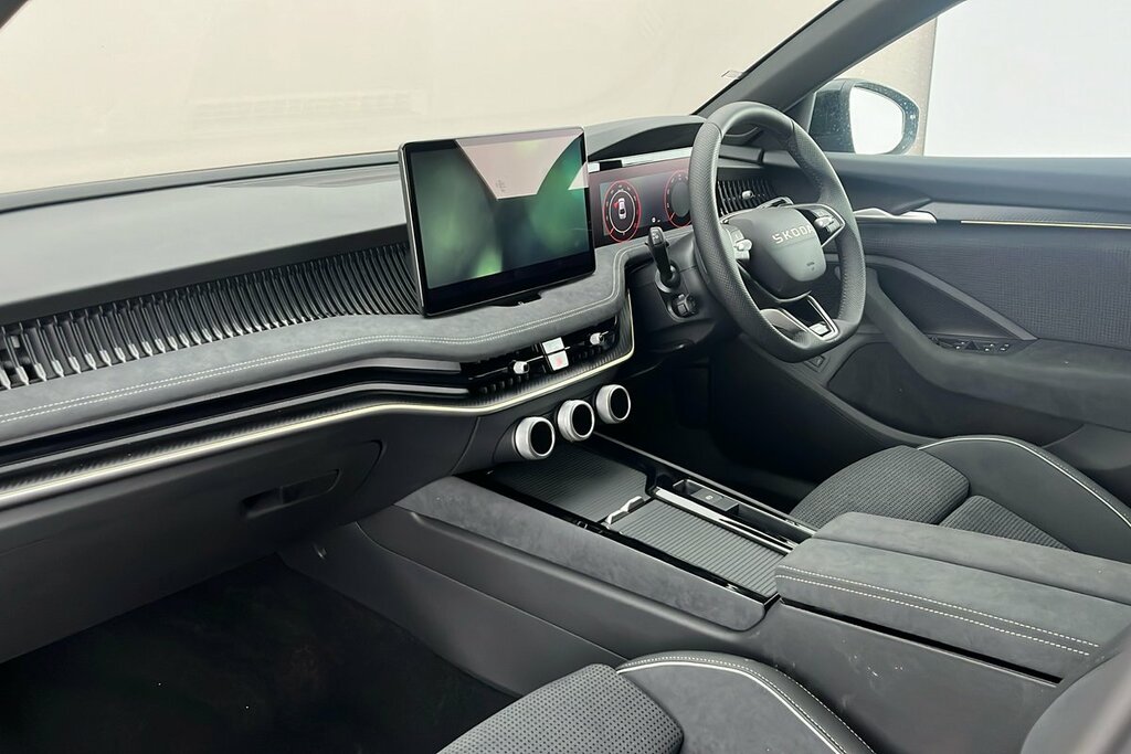 Skoda Superb Hatch Sportline 1.5 Tsi E-tec 150 Ps Dsg Black #2