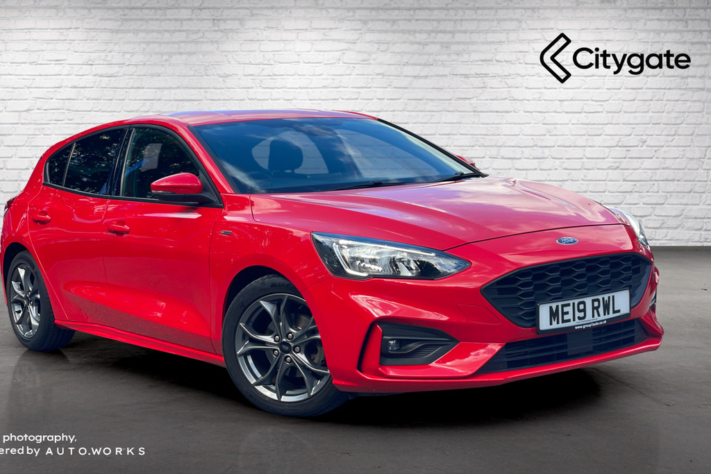 Ford Focus 1.0T Ecoboost St-line Hatchback Red