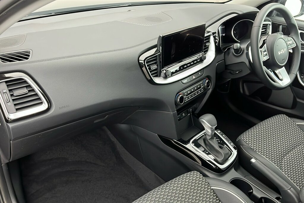Kia Xceed 1.0 T-gdi Mhev Pure Suv Hybrid Dct Euro RJ26YWK Grey #2
