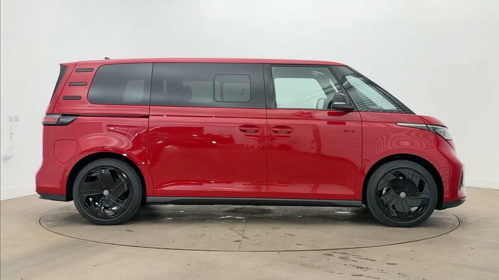 Volkswagen ID.Buzz Gtx 4Motion 7-Seat Lwb 340 Ps 86 Kwh Pro Red #4