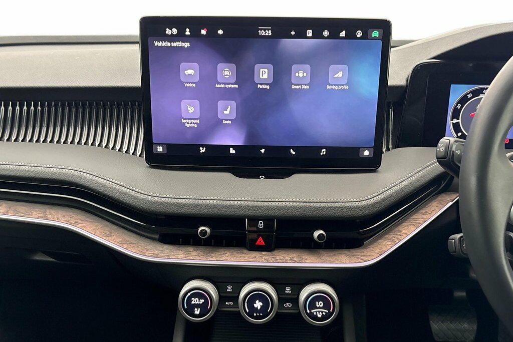 Skoda Superb Se Technology White #11