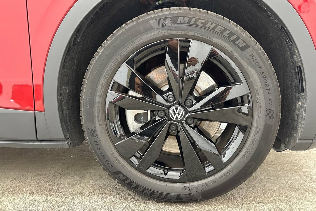 Volkswagen ID.4 Pro Black Edition 77Kwh 286 Ps 1-Speed 5 Red #5