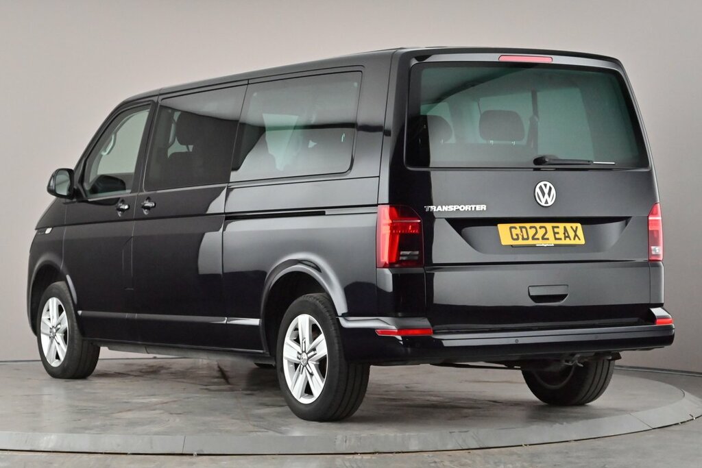 Volkswagen Transporter Shuttle Se Lwb 150 Ps 2.0 Tdi 7Sp Dsg Black #2