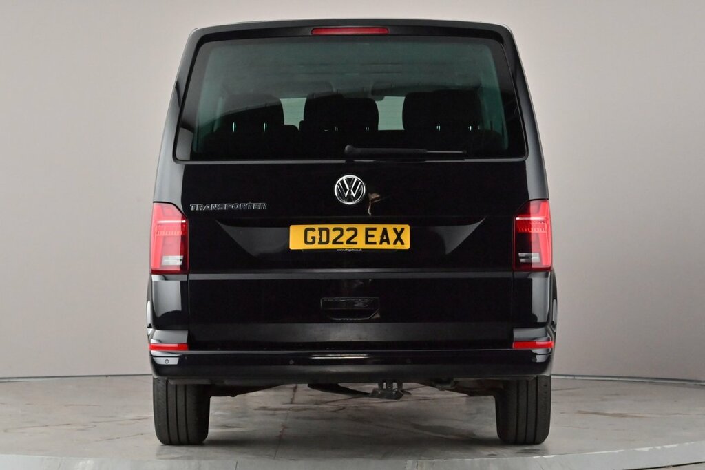 Volkswagen Transporter Shuttle Se Lwb 150 Ps 2.0 Tdi 7Sp Dsg Black #5