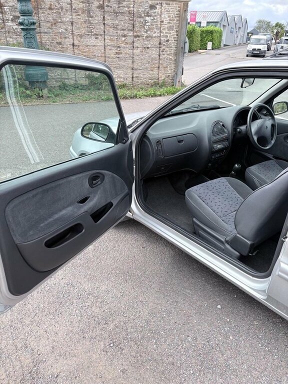 Citroen Saxo Desire Silver #13