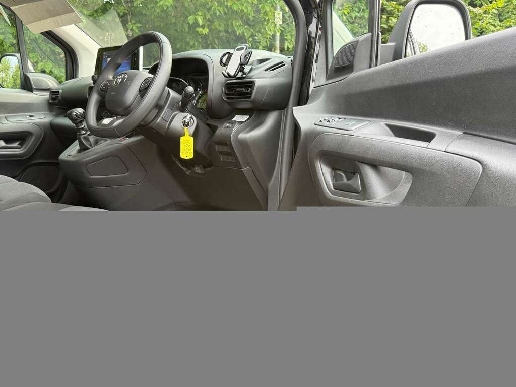 Toyota Proace City Icon Black #2