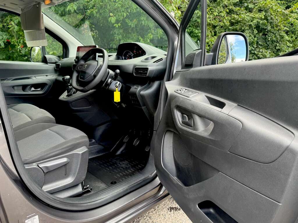 Peugeot Partner Professional Premium 1.5 Bhdi Grey #4
