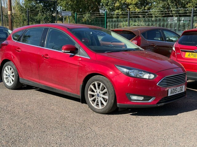 Ford Focus 1.6 Titanium Powershift Euro 6 125 Ps Red