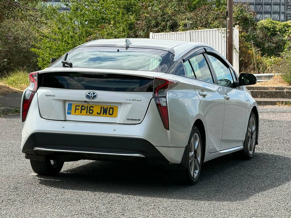 Toyota Prius 1.8 Vvt-h Excel Cvt Euro 6 Ss 15In Alloy White #2