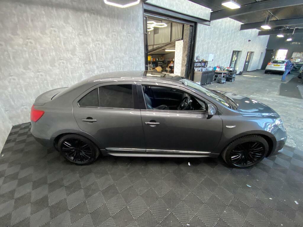 Suzuki Kizashi 2.4 Sport 179 Bhp 4X4 Silver #8