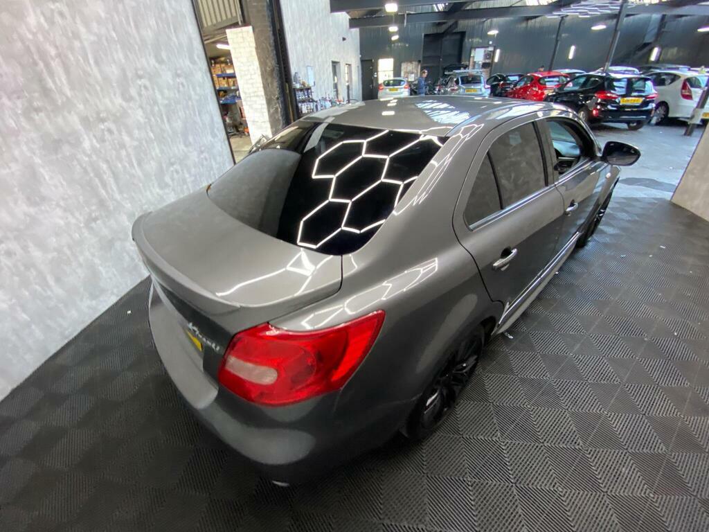 Suzuki Kizashi 2.4 Sport 179 Bhp 4X4 Silver #10