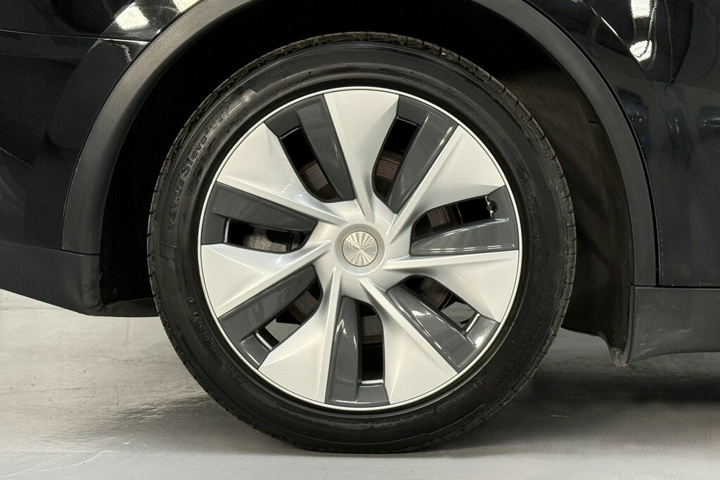 Tesla Model Y Dual Motor Long Range Suv 4Wde Black #4
