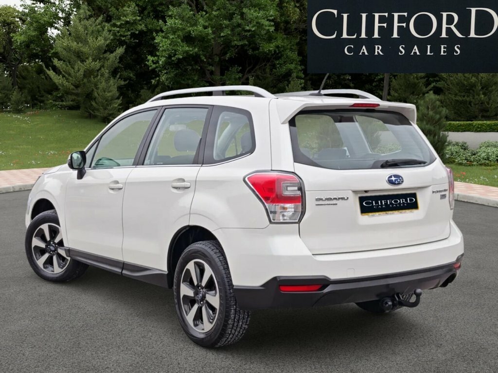 Subaru Forester Estate White #4