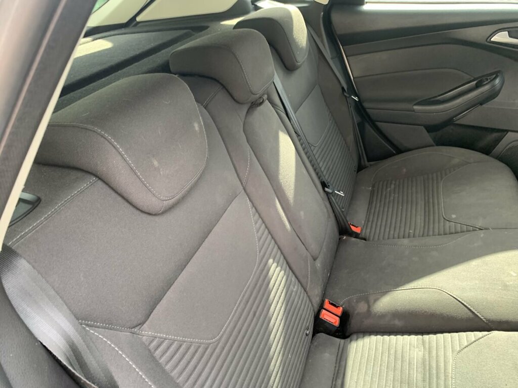 Ford Focus Petrol NV15KHC Silver #6