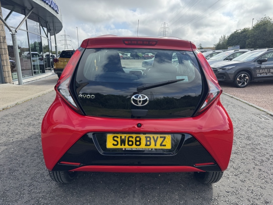 Toyota Aygo 1.0 Vvt-i X-play Red #6