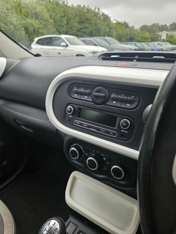 Renault Twingo Hatchback White #15