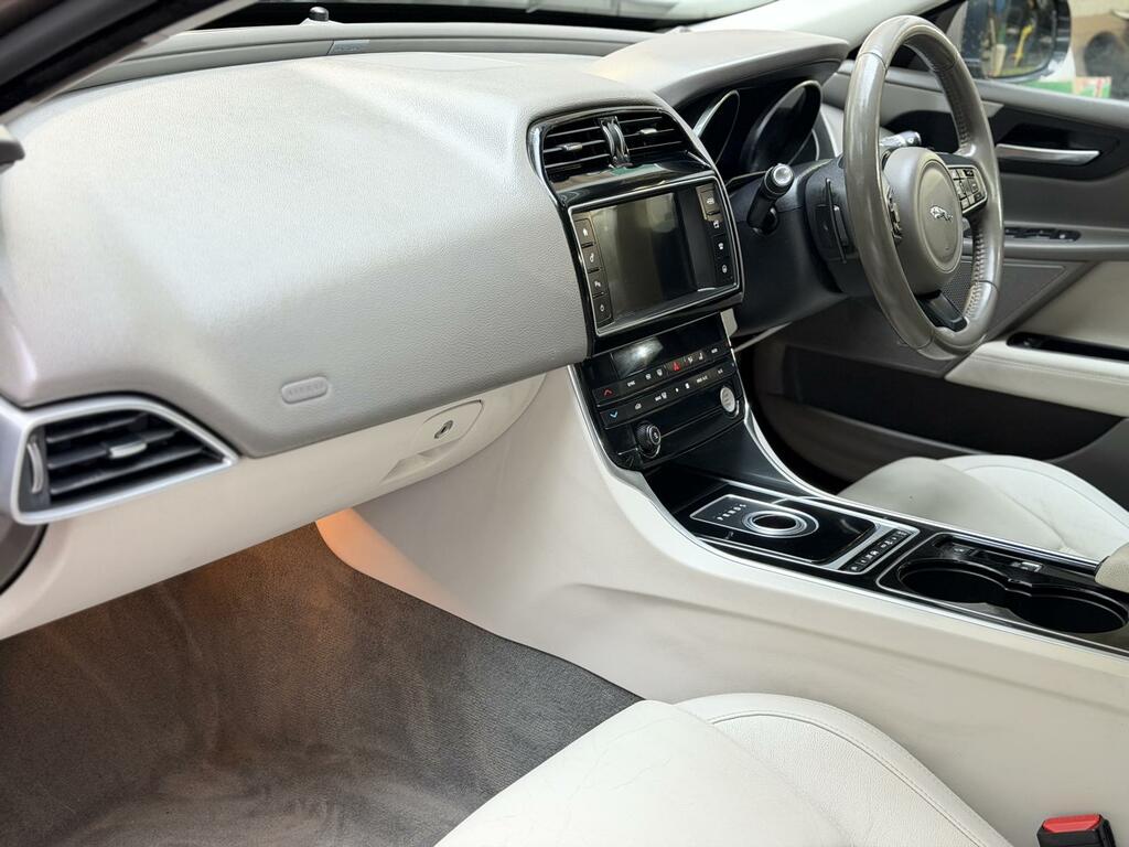 Jaguar XE  White #12