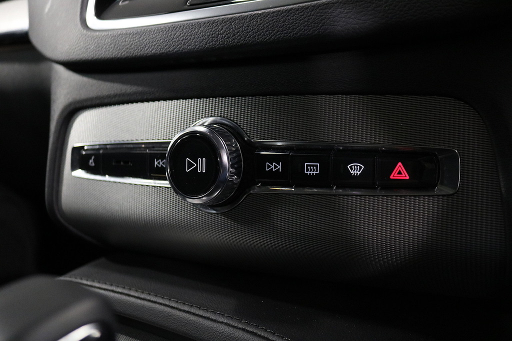 Volvo XC90 Suv Black #39