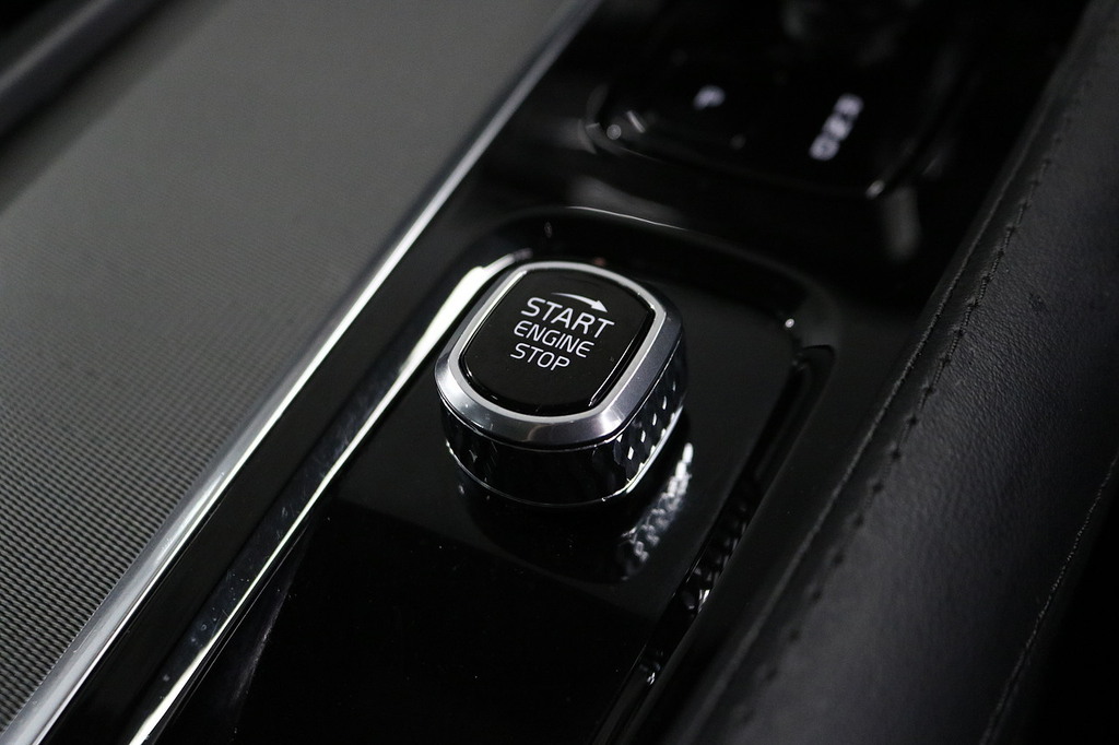Volvo XC90 Suv Black #27