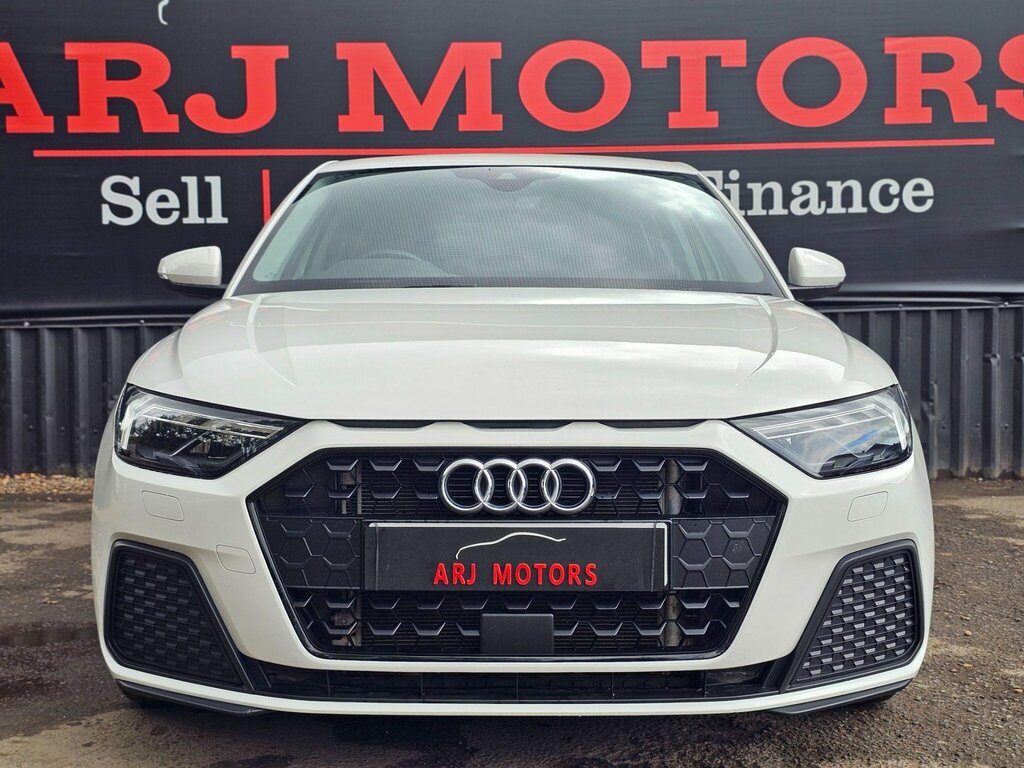 Audi A1 1.0 Tfsi 30 Technik Sportback Euro 6 Ss VN70TNF White #4
