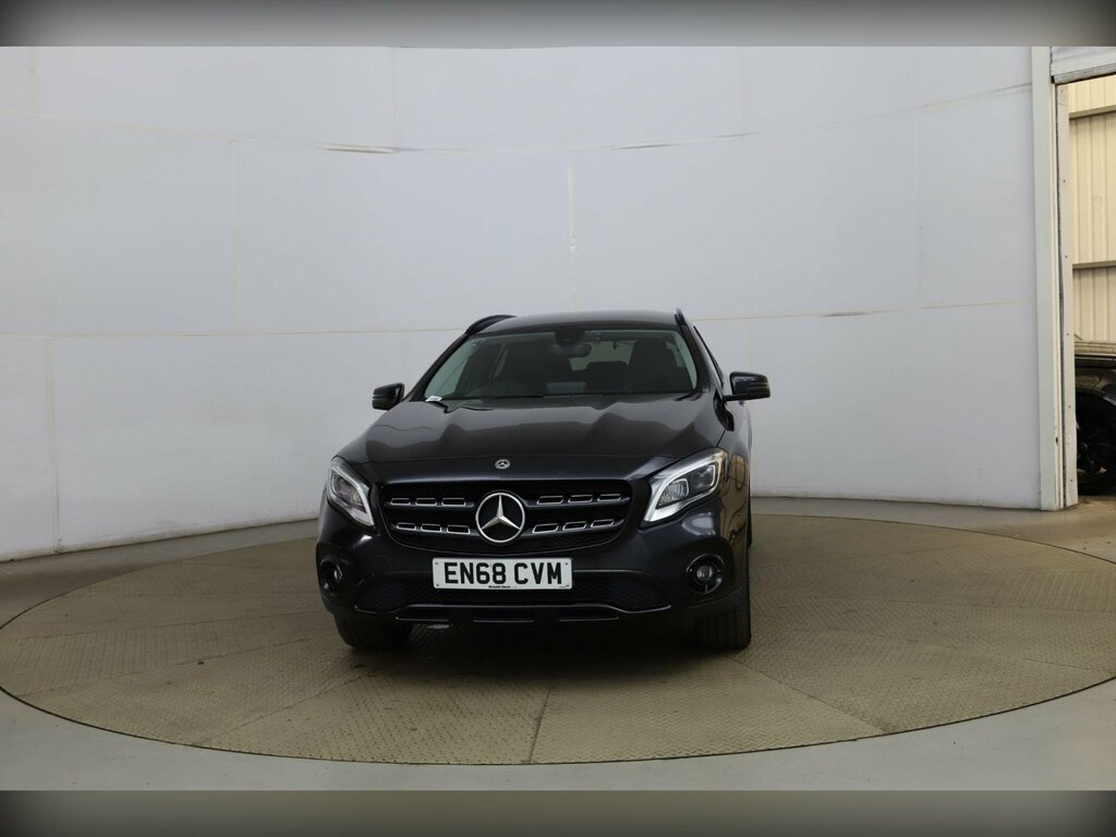 Mercedes-Benz GLA Class 1.6 Gla180 Urban Edition Euro 6 Ss Black #3