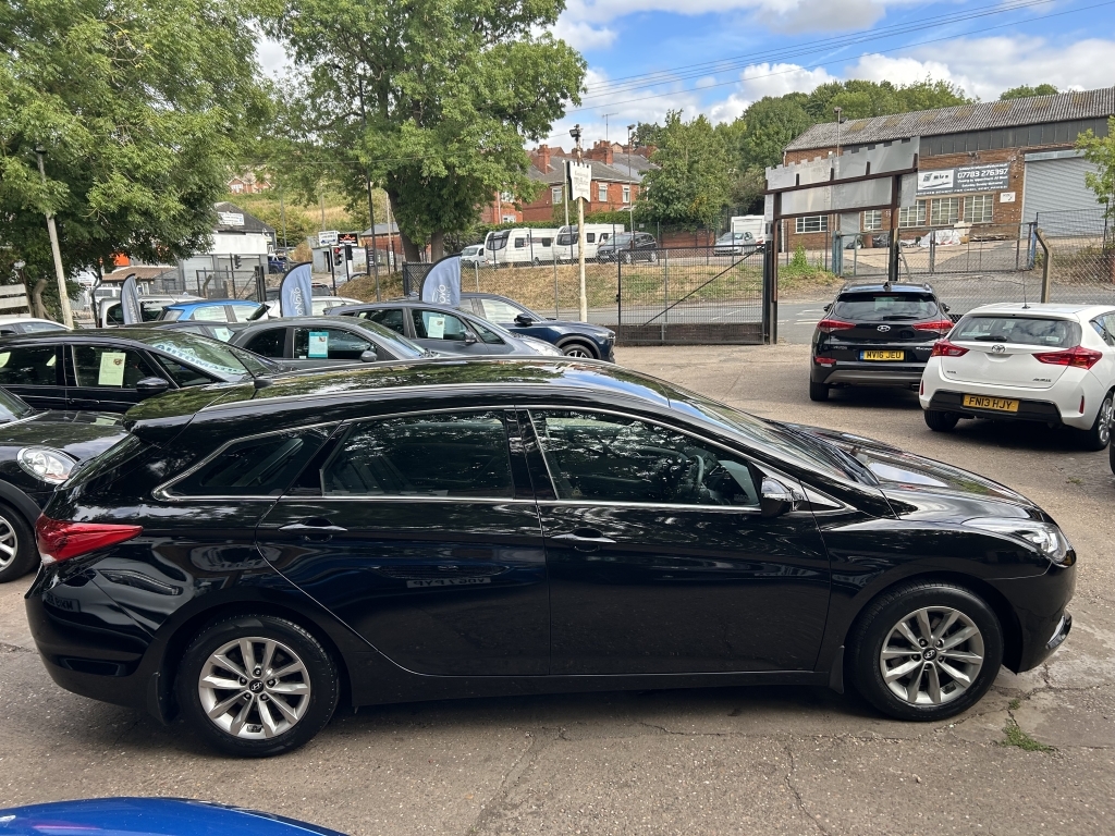 Hyundai I40 Estate 1.7 Crdi S Blue Drive Black #3
