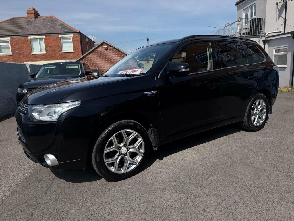Mitsubishi Outlander 2.0H 12Kwh Gx4h Cvt 4Wd Euro 5 Ss Black