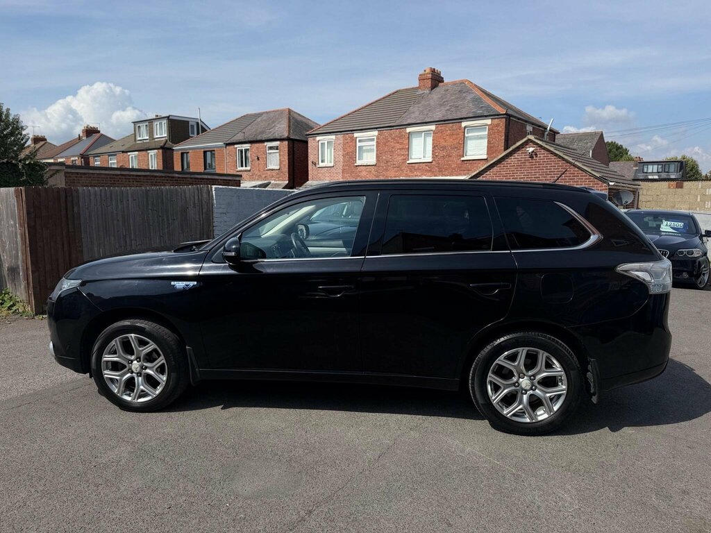 Mitsubishi Outlander 2.0H 12Kwh Gx4h Cvt 4Wd Euro 5 Ss JC04DDC Black #3