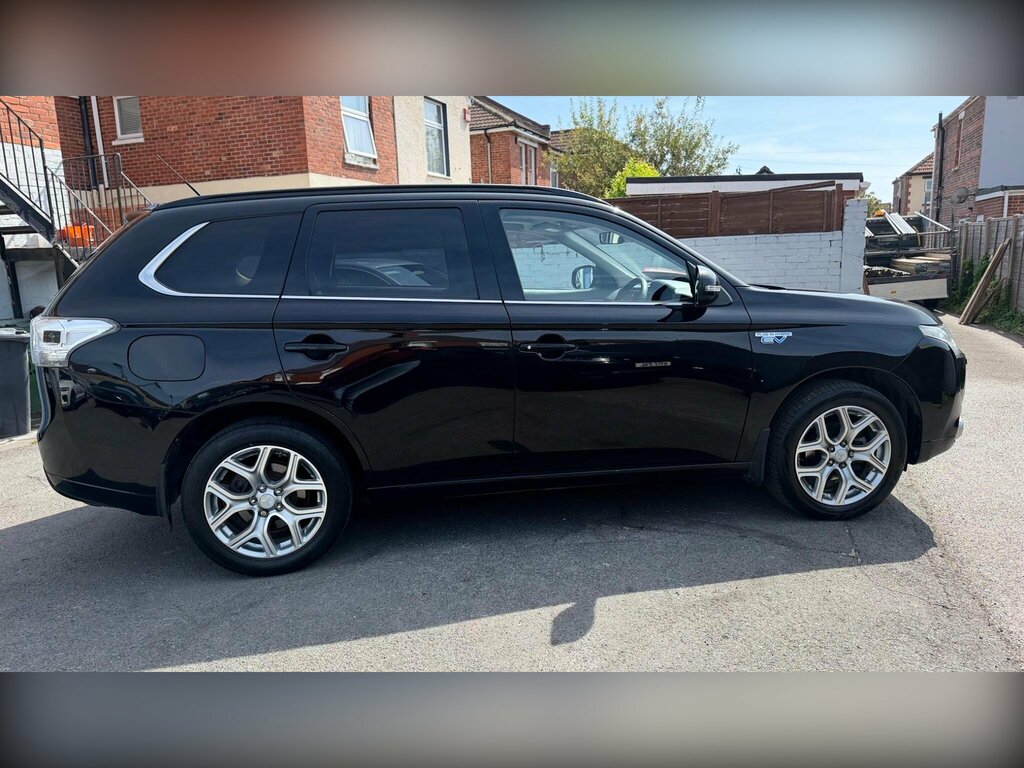 Mitsubishi Outlander 2.0H 12Kwh Gx4h Cvt 4Wd Euro 5 Ss JC04DDC Black #4