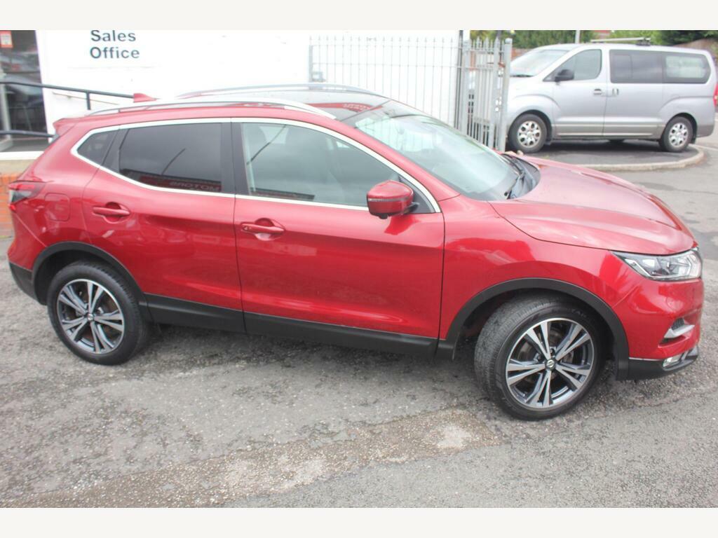 Nissan Qashqai 1.2 Dig-t N-connecta Euro 6 S S Red