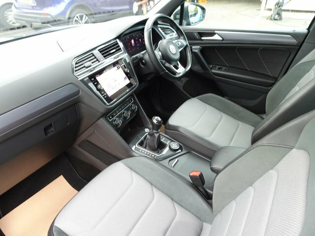 Volkswagen Tiguan 2.0 Tdi R-line Tech 4Motion Euro 6 S S BF19XJD Grey #2