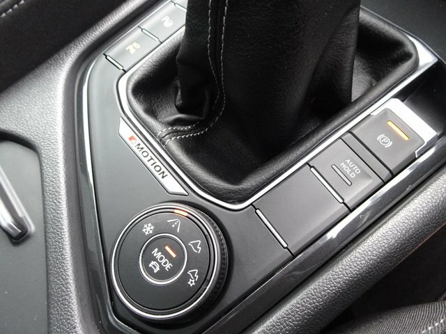 Volkswagen Tiguan 2.0 Tdi R-line Tech 4Motion Euro 6 S S BF19XJD Grey #4