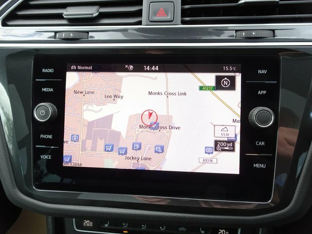 Volkswagen Tiguan 2.0 Tdi R-line Tech 4Motion Euro 6 S S BF19XJD Grey #3
