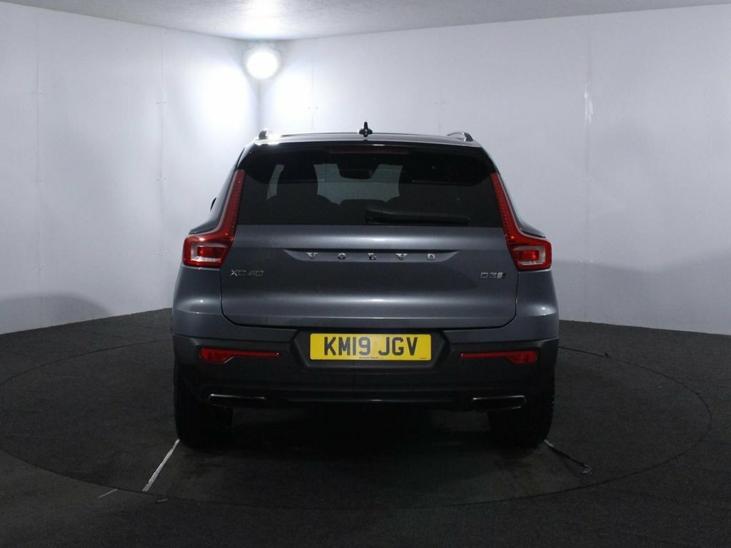 Volvo XC40 T5 Awd R-design Black #24
