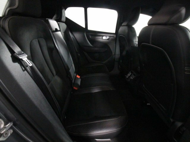 Volvo XC40 T5 Awd R-design Black #15