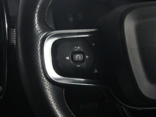 Volvo XC40 T5 Awd R-design Black #14
