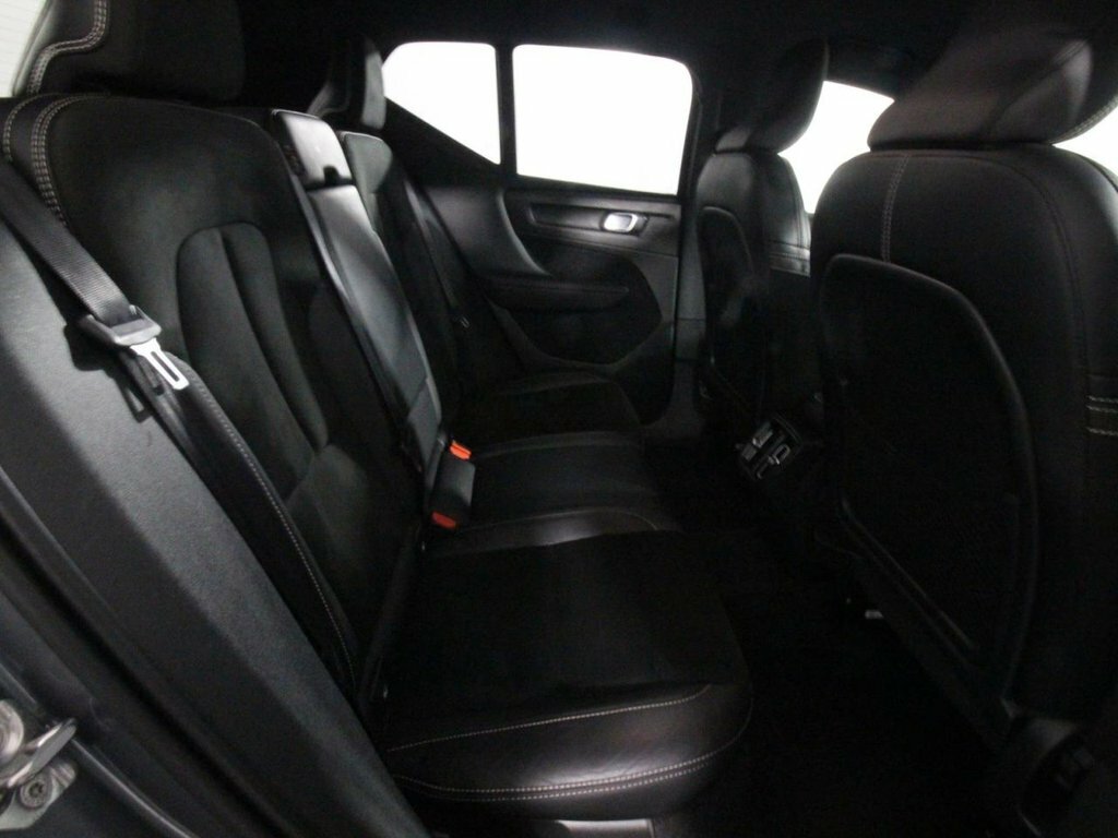 Volvo XC40 T5 Awd R-design Black #34