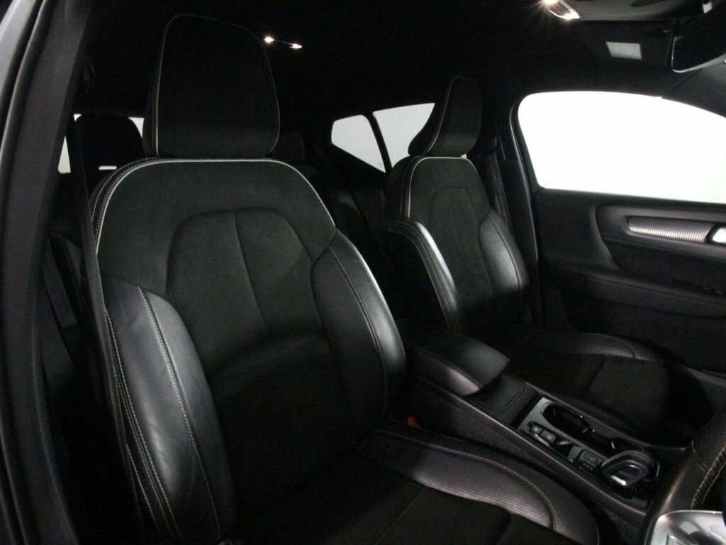 Volvo XC40 T5 Awd R-design Black #28