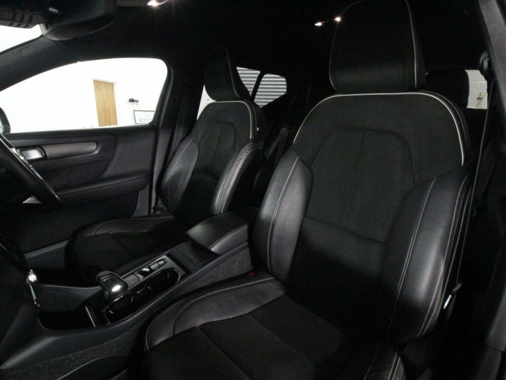 Volvo XC40 T5 Awd R-design Black #30