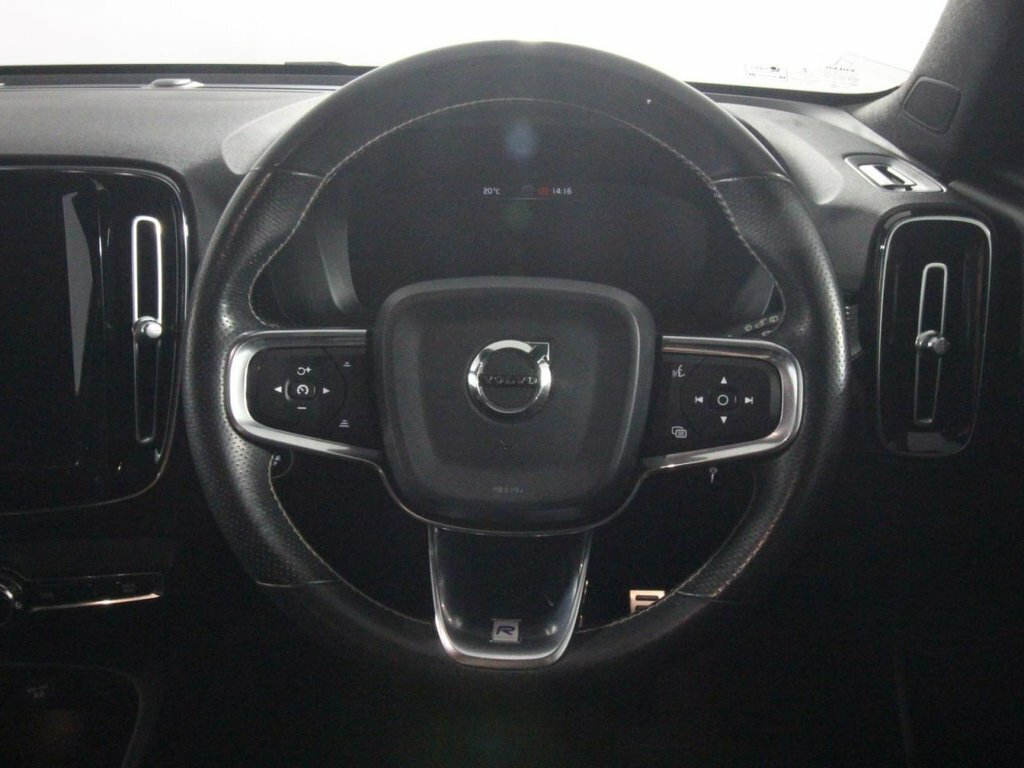 Volvo XC40 T5 Awd R-design Black #32