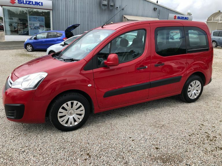 Citroen Berlingo 1.6 Bluehdi 75 Feel Red #4