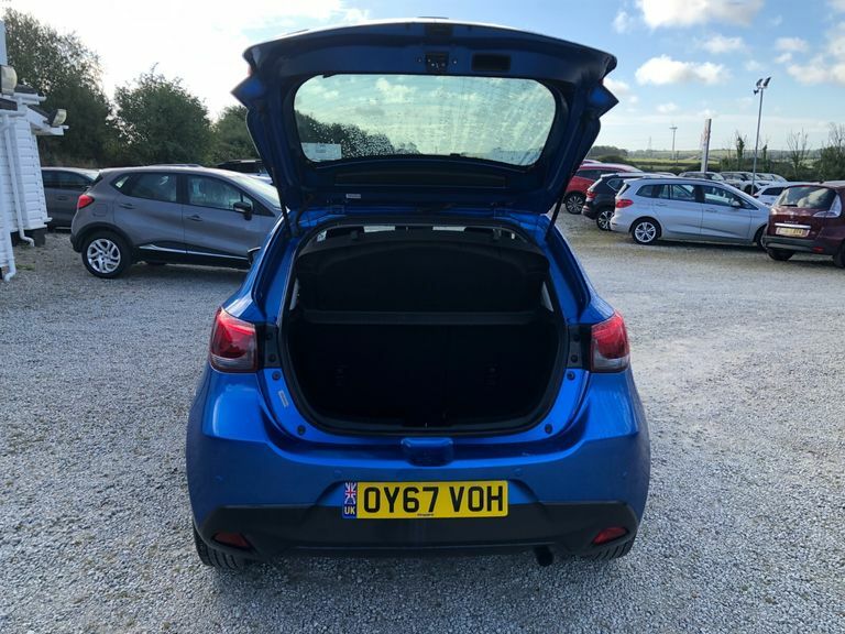 Mazda 2 Hatchback White #9