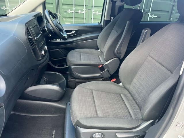 Mercedes-Benz Vito Mpv White #14