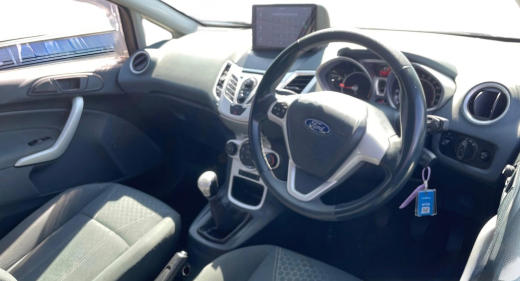 Ford Fiesta 1.25 Zetec Hatchback 129 Gkm,  #3