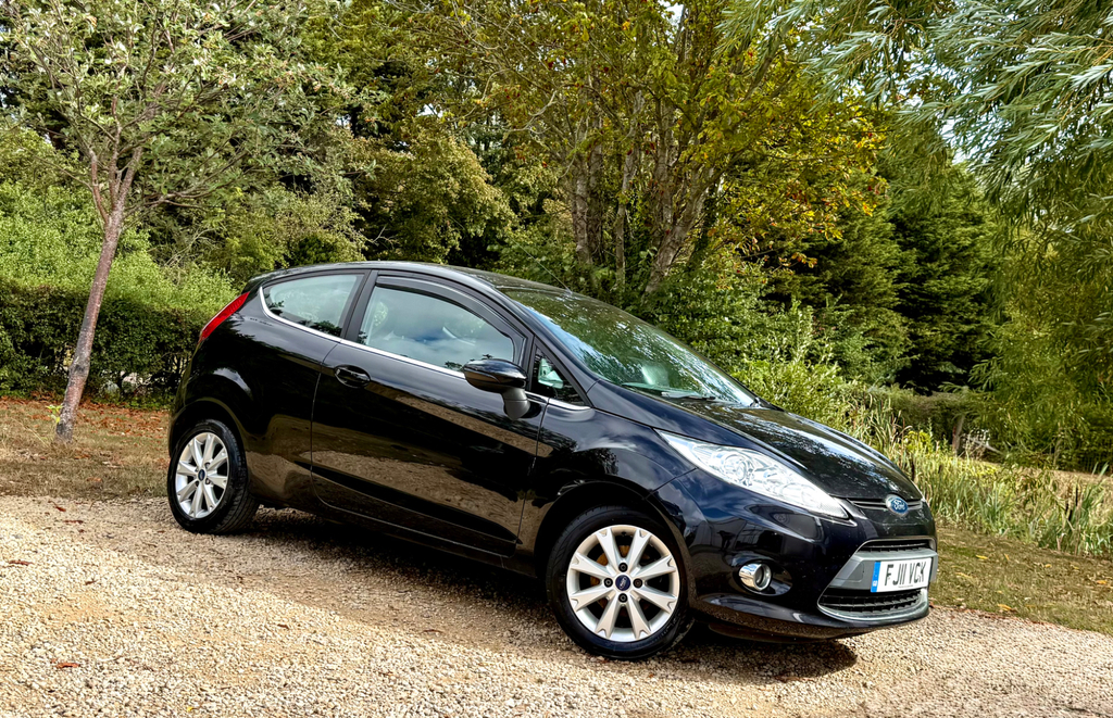 Ford Fiesta 1.25 Zetec Hatchback 129 Gkm, 