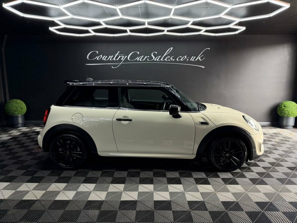 Mini Hatch 1.5 Cooper Sport Hatchback Euro RJ69BHX White #2