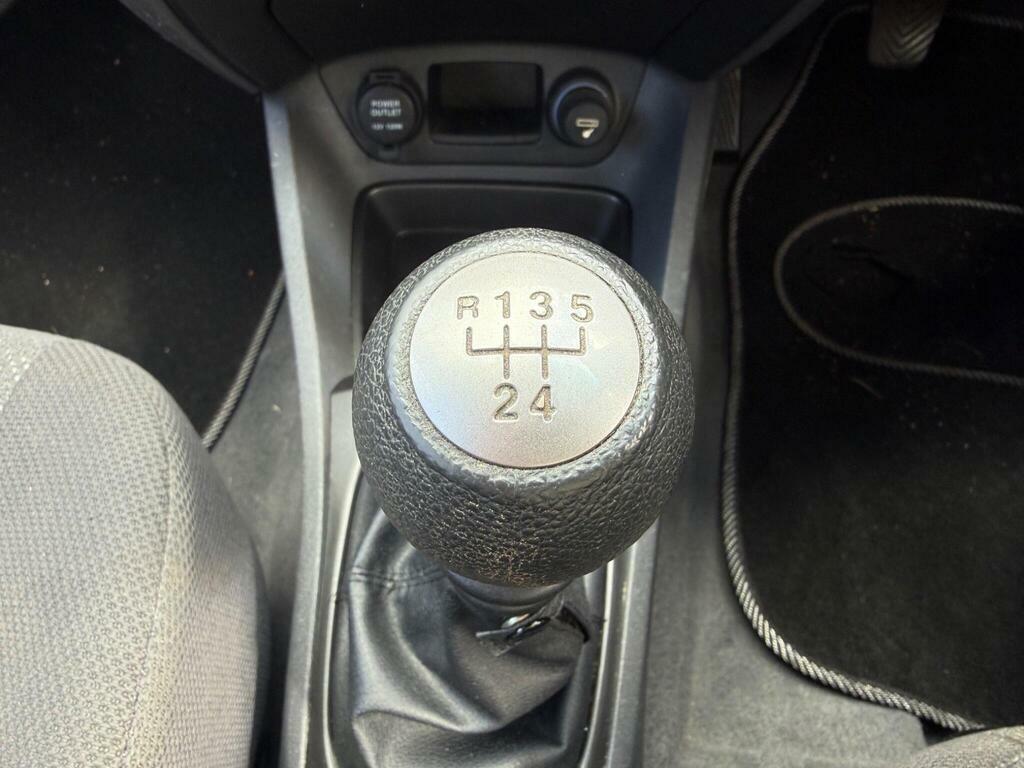 Kia RIO Hatchback Silver #15