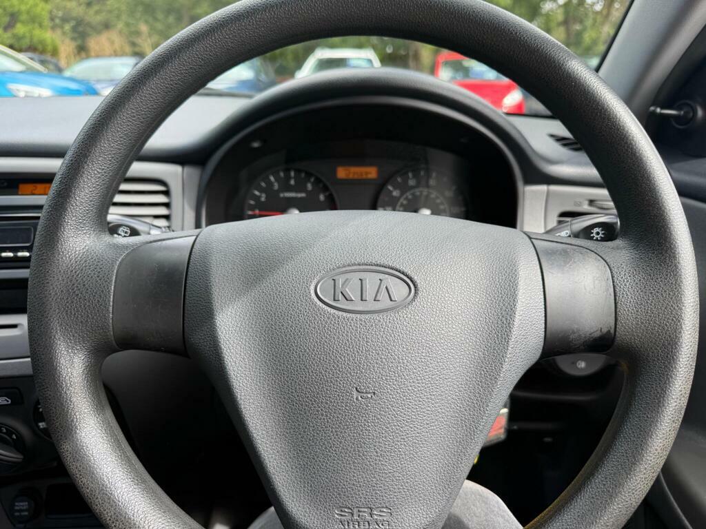Kia RIO Hatchback Silver #16